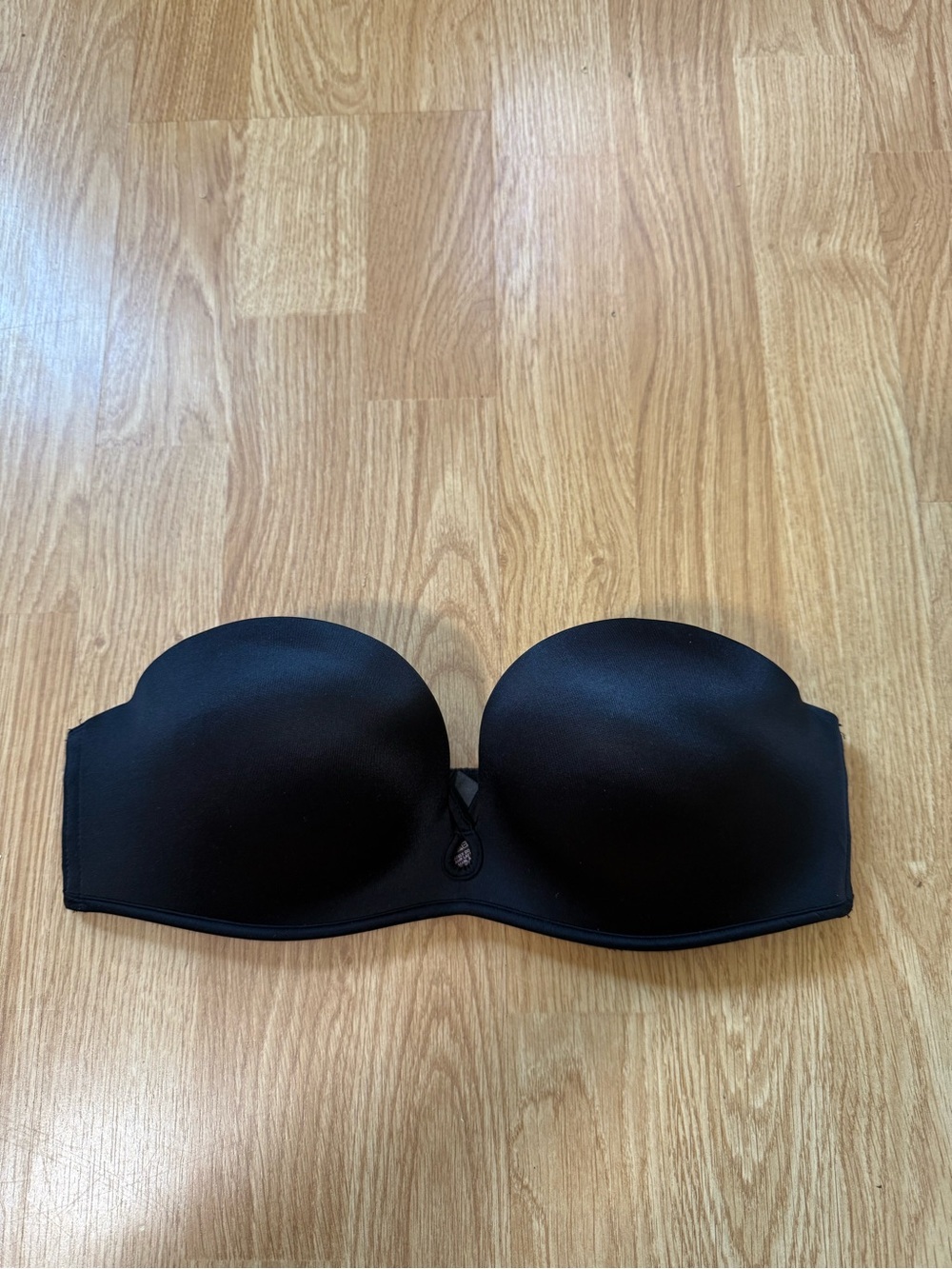 Victoria Secret Bombshell Padded Strapless Push Up Bra Size 34A
